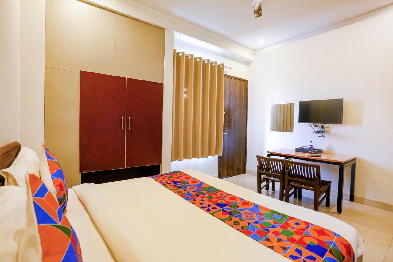 Hotel Novel Suites Neu-Delhi Exterior foto
